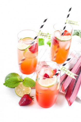 Rhabarber Erdbeer Limonade mit frischem Wasabi http://wp.me/p6GO5w-EC
