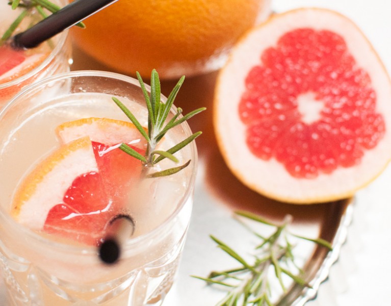 Grapefruit Rosmarin Mule http://vollgut-gutvoll.de/2015/11/23/grapefruit-rosmarin-mule/ ‎