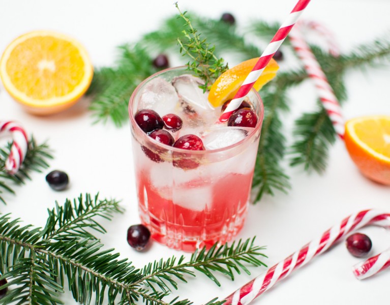 Cranberry Orange Gin Fizz http://vollgut-gutvoll.de/2015/12/24/cranberry-orange-gin-fizz/