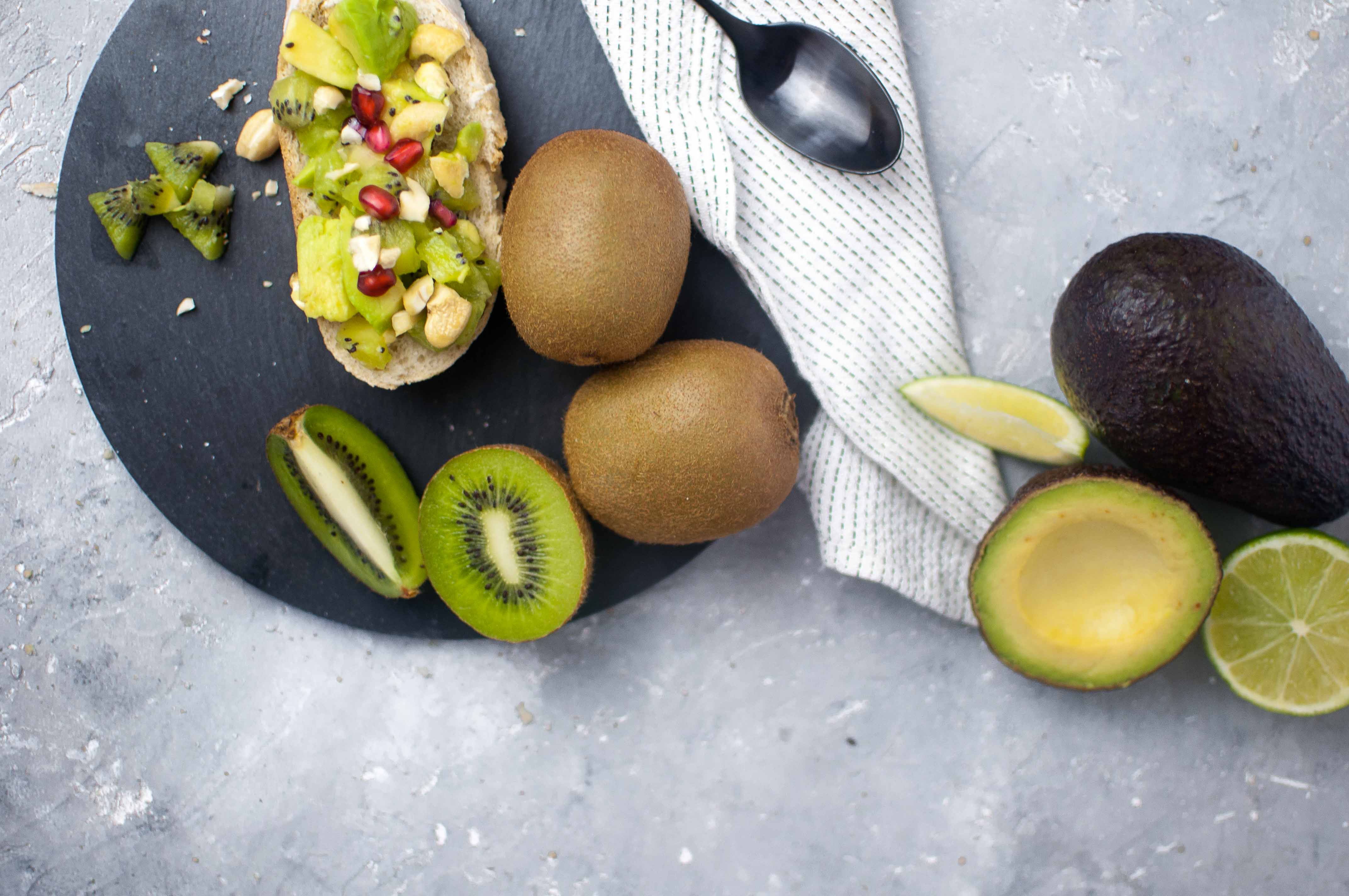 Fruchtige Kiwi Avocado Salsa Zespri https://wp.me/p6GO5w-13W